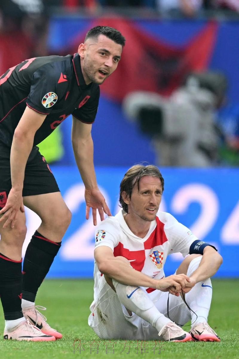 莫德里奇:我想一周踢两场 但我接受现在这个情况